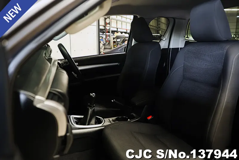 2025 Toyota / Hilux / Revo Stock No. 137944