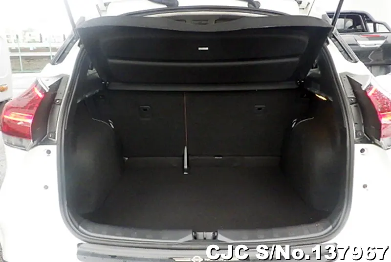 2025 Nissan / Kicks Stock No. 137967