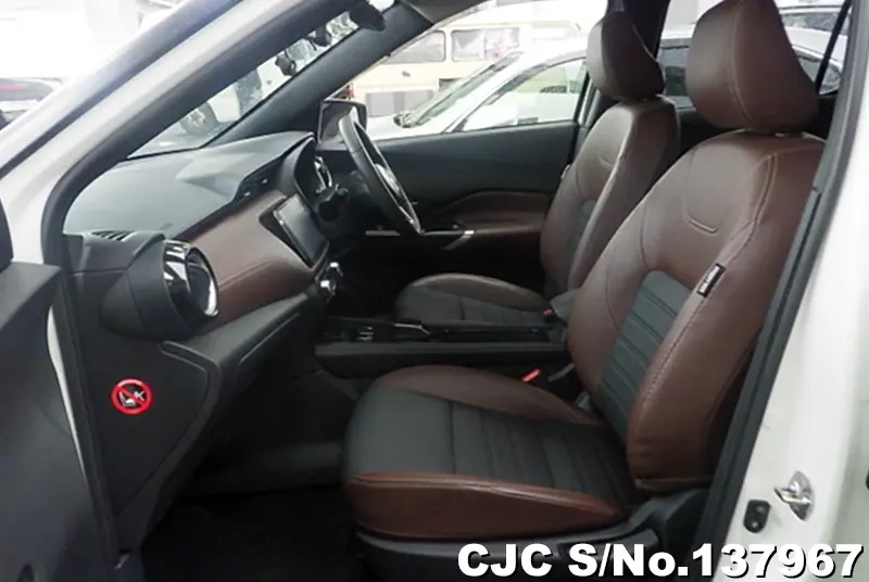 2025 Nissan / Kicks Stock No. 137967