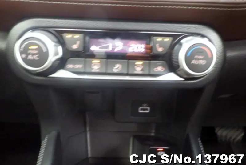 2025 Nissan / Kicks Stock No. 137967