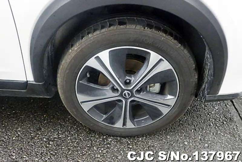 2025 Nissan / Kicks Stock No. 137967