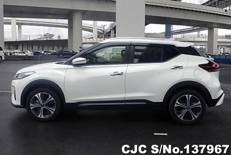 2025 Nissan / Kicks Stock No. 137967
