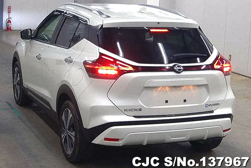 2025 Nissan / Kicks Stock No. 137967