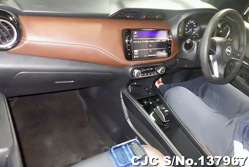 2025 Nissan / Kicks Stock No. 137967