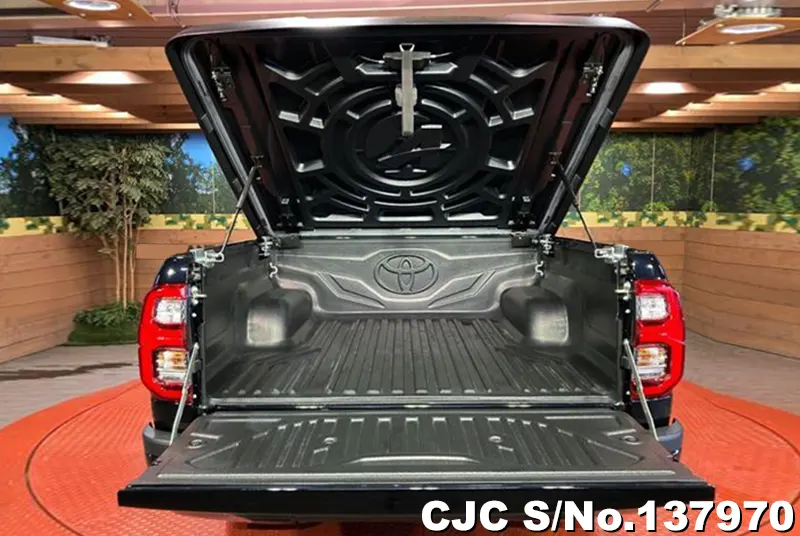 2024 Toyota / Hilux Stock No. 137970