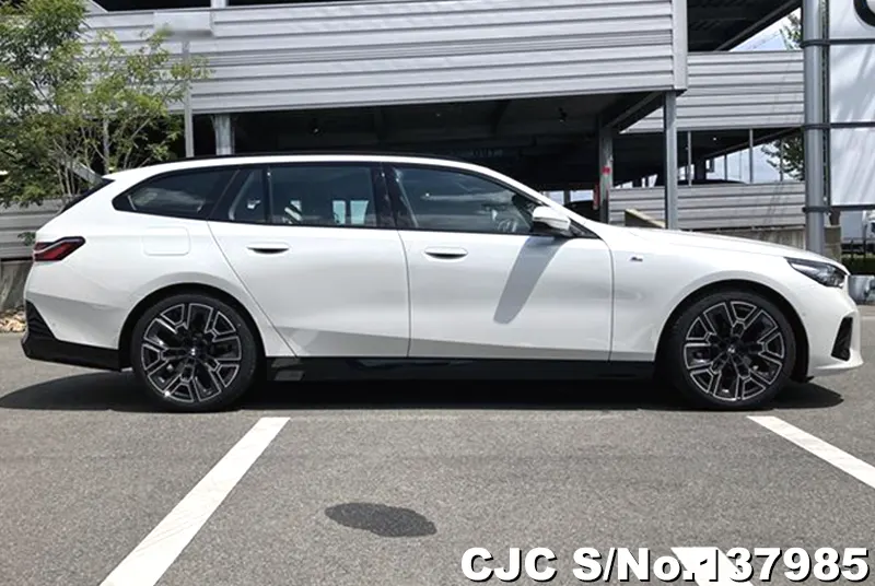 2025 BMW / 5 Series Stock No. 137985