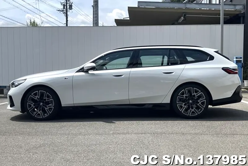2025 BMW / 5 Series Stock No. 137985