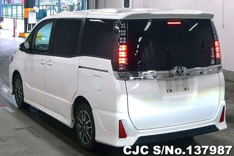 2017 Toyota / Voxy Stock No. 137987