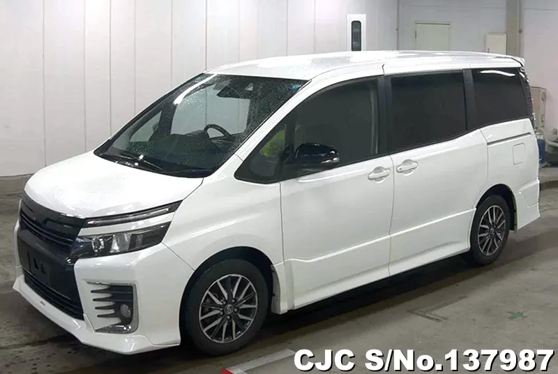 2017 Toyota / Voxy Stock No. 137987