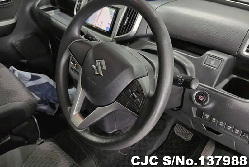 2017 Suzuki / Solio Stock No. 137988