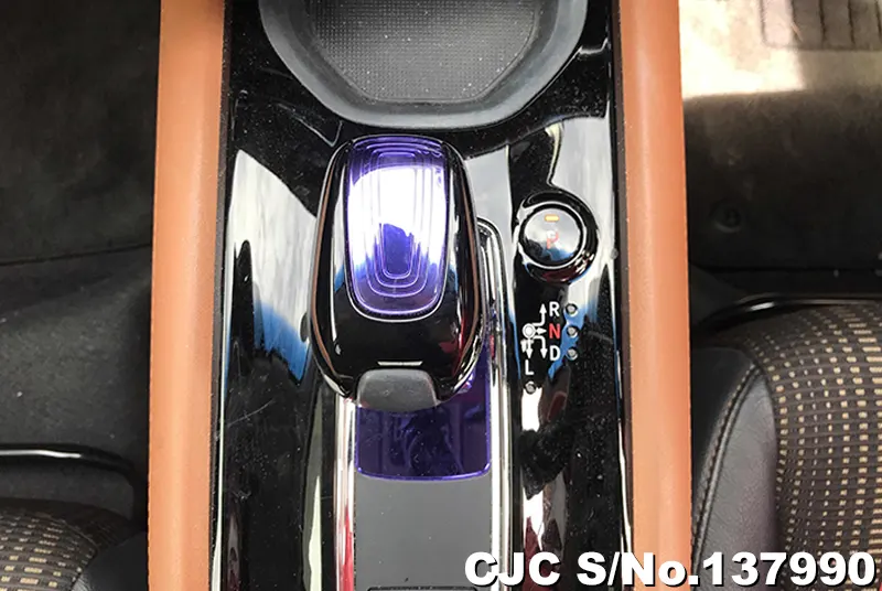 Honda Vezel in Wine for Sale Image 12