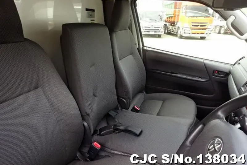2019 Toyota / Hiace Stock No. 138034