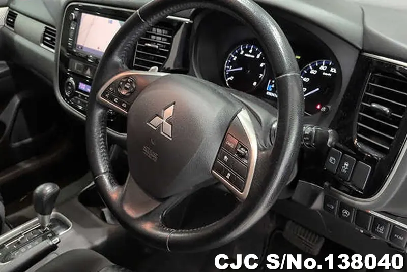 2013 Mitsubishi / Outlander Stock No. 138040