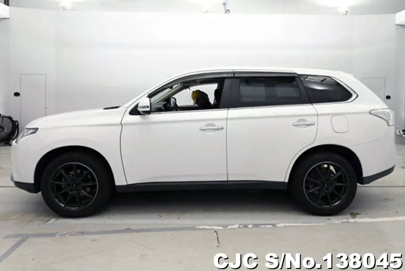 2013 Mitsubishi / Outlander Stock No. 138045