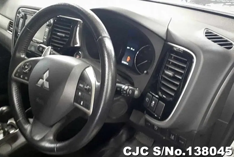 2013 Mitsubishi / Outlander Stock No. 138045