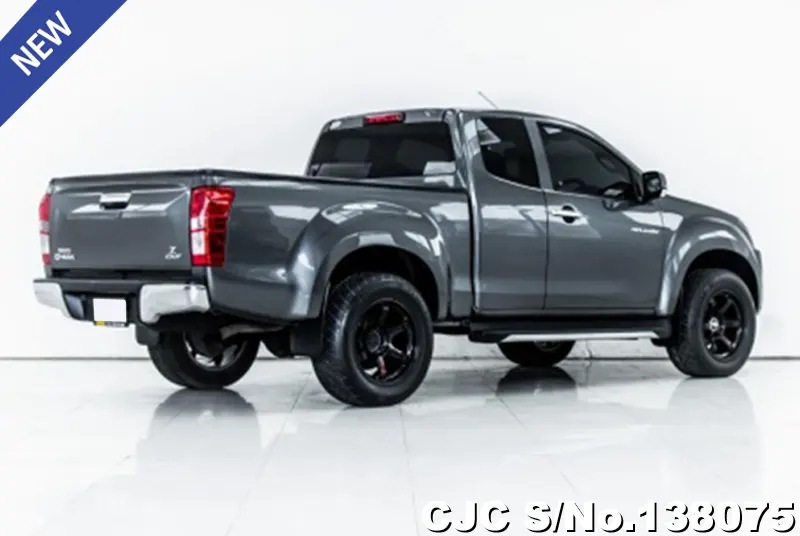 Isuzu D-Max in Gray for Sale Image 1
