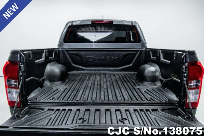 Isuzu D-Max in Gray for Sale Image 4