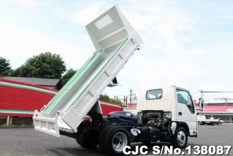 2014 Isuzu / Elf Stock No. 138087