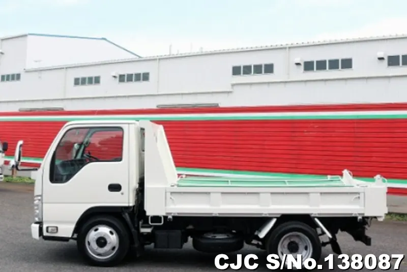 2014 Isuzu / Elf Stock No. 138087