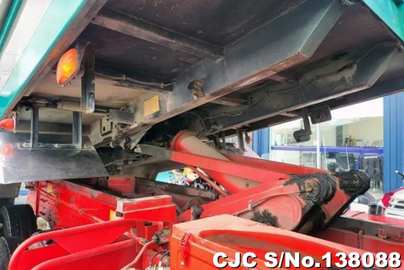 2003 Mitsubishi / Super Great Stock No. 138088