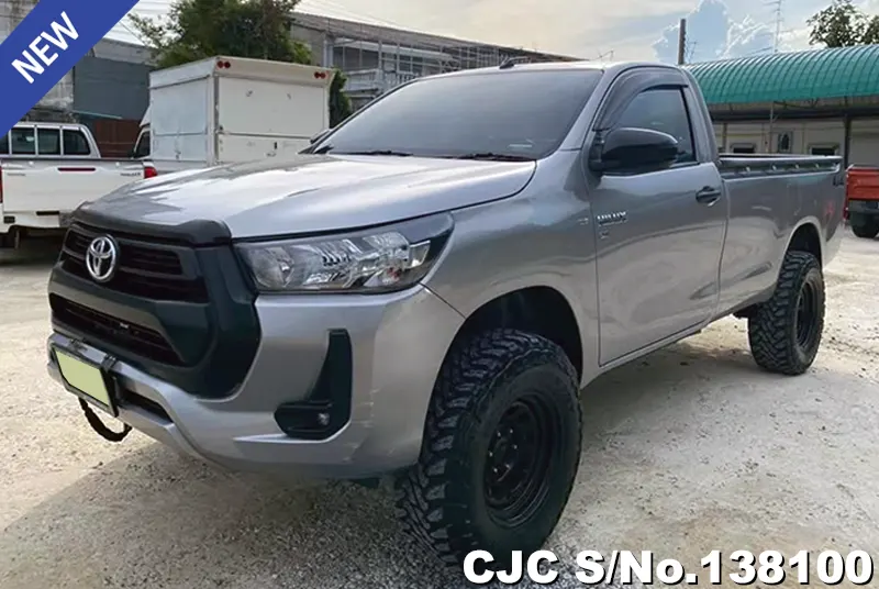 Toyota Hilux in Silver for Sale Image 3