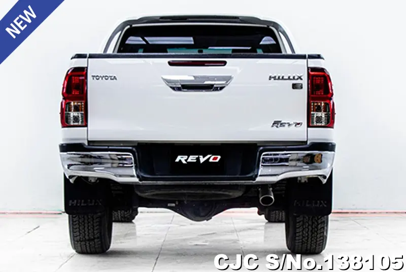 Toyota Hilux in White for Sale Image 3