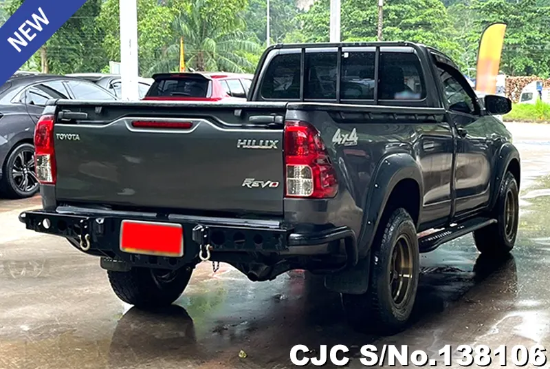 Toyota Hilux in Gray for Sale Image 2