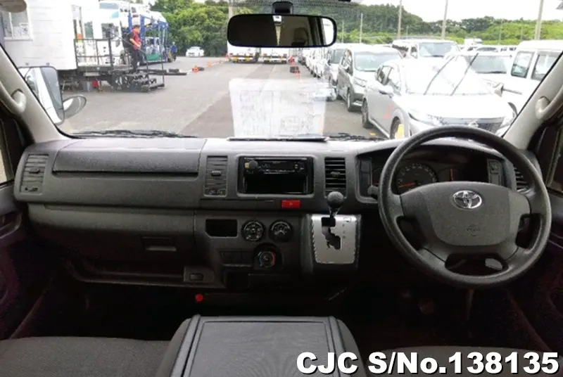 2017 Toyota / Hiace Stock No. 138135