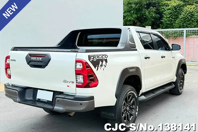 Toyota Hilux in White for Sale Image 2