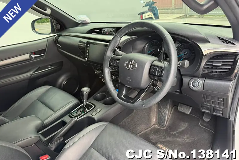 Toyota Hilux in White for Sale Image 9