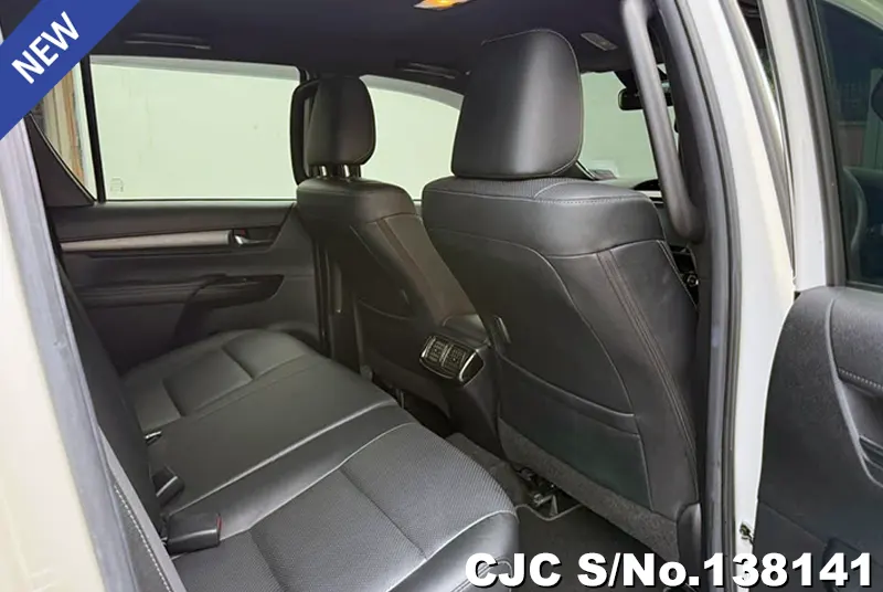 Toyota Hilux in White for Sale Image 10