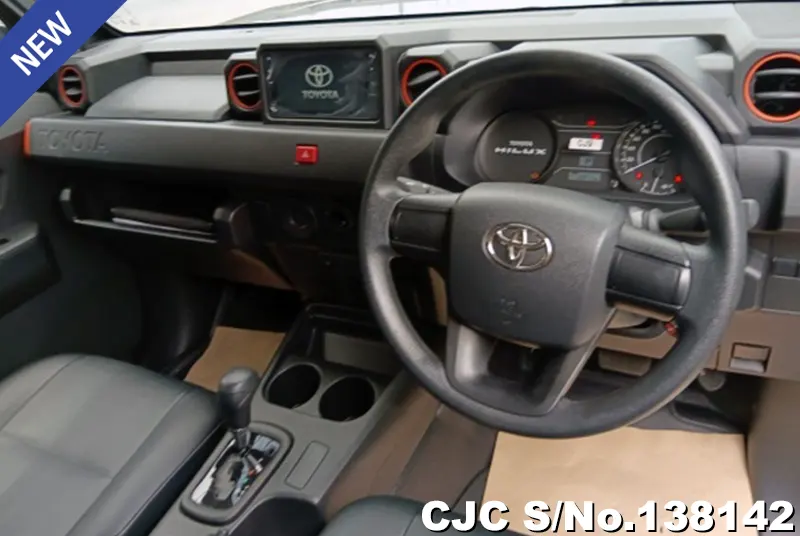 Toyota Hilux in Gray for Sale Image 5