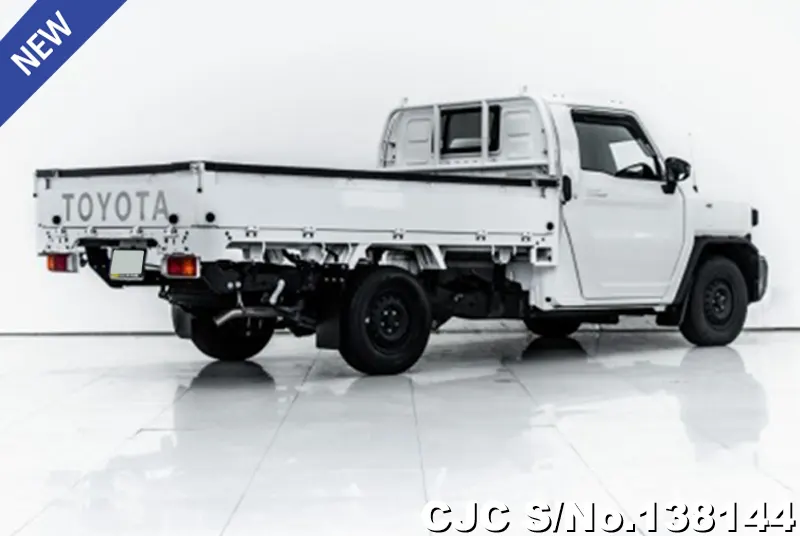 Toyota Hilux in White for Sale Image 1