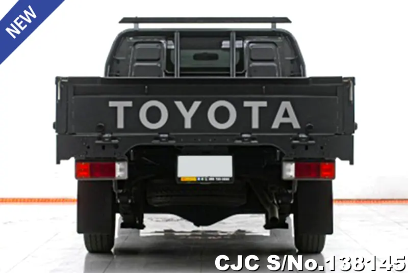 Toyota Hilux in Gray for Sale Image 3