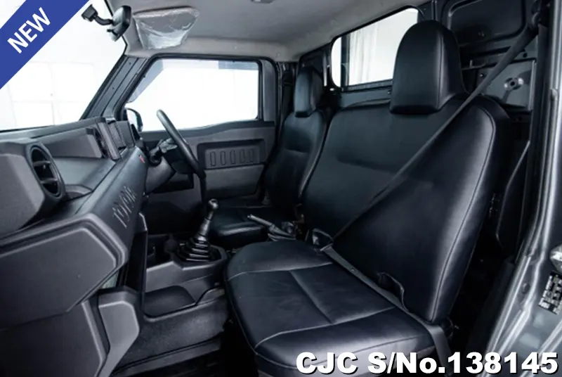 Toyota Hilux in Gray for Sale Image 8
