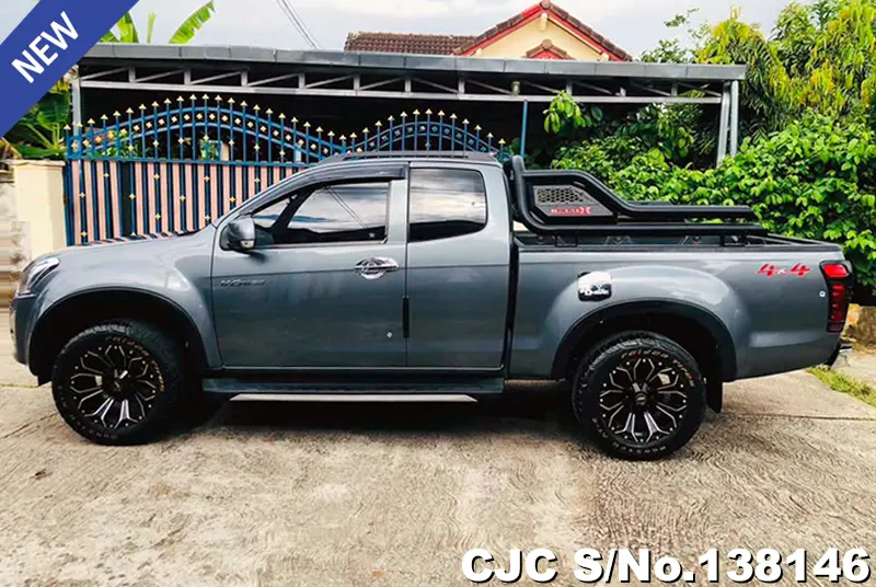 Isuzu D-Max in Gray for Sale Image 4