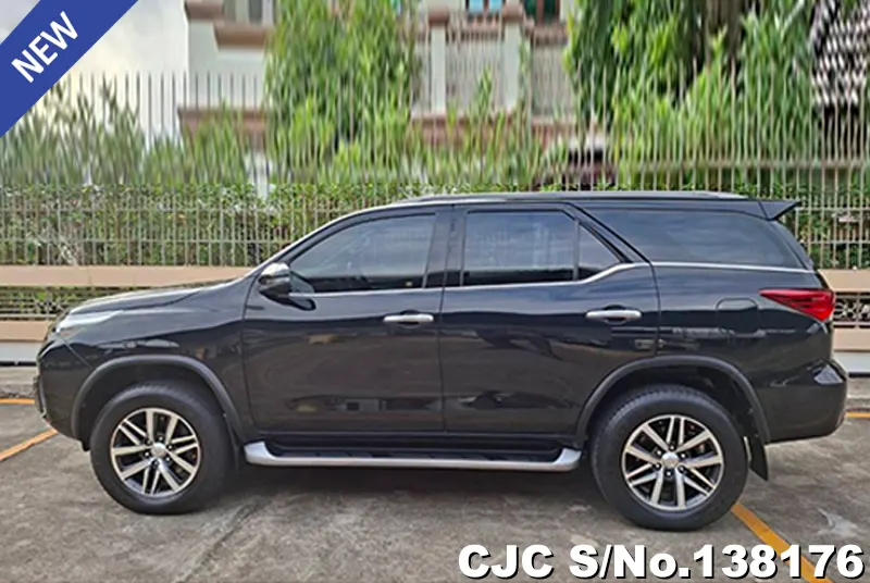 2019 Toyota / Fortuner Stock No. 138176