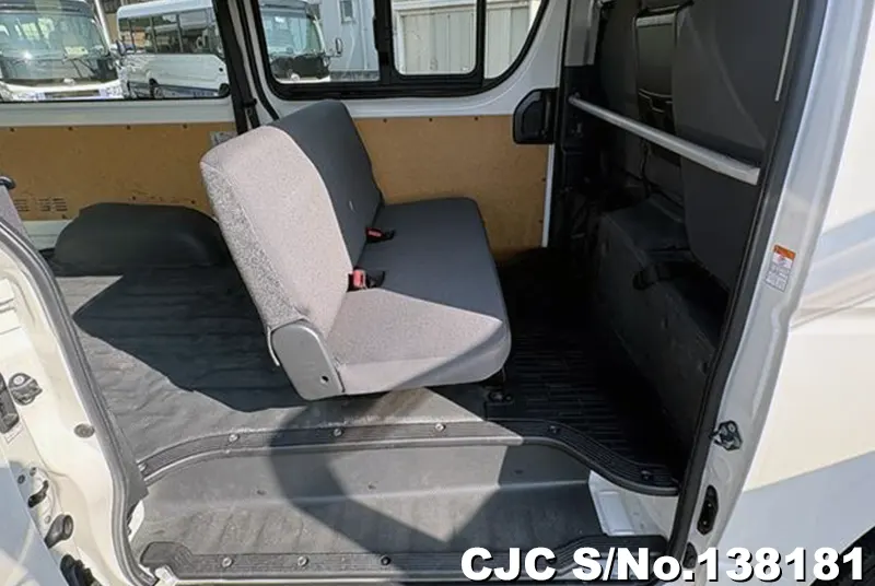 2017 Toyota / Hiace Stock No. 138181