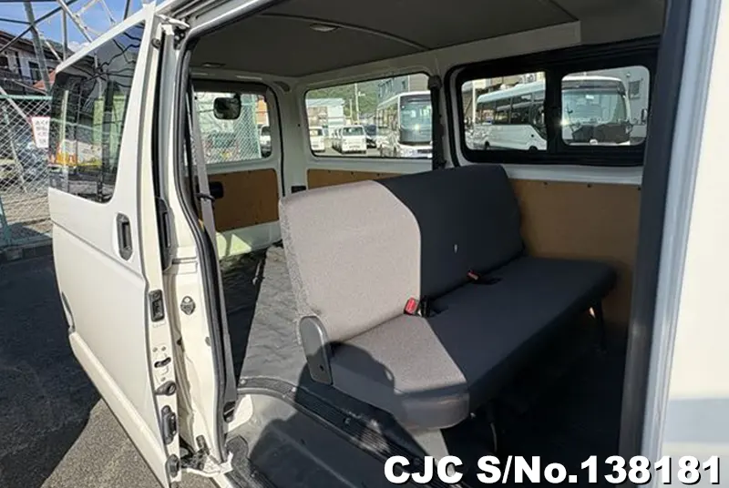 2017 Toyota / Hiace Stock No. 138181