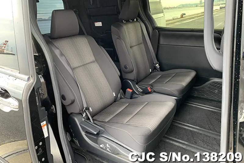 2018 Toyota / Voxy Stock No. 138209