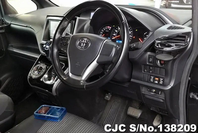 2018 Toyota / Voxy Stock No. 138209