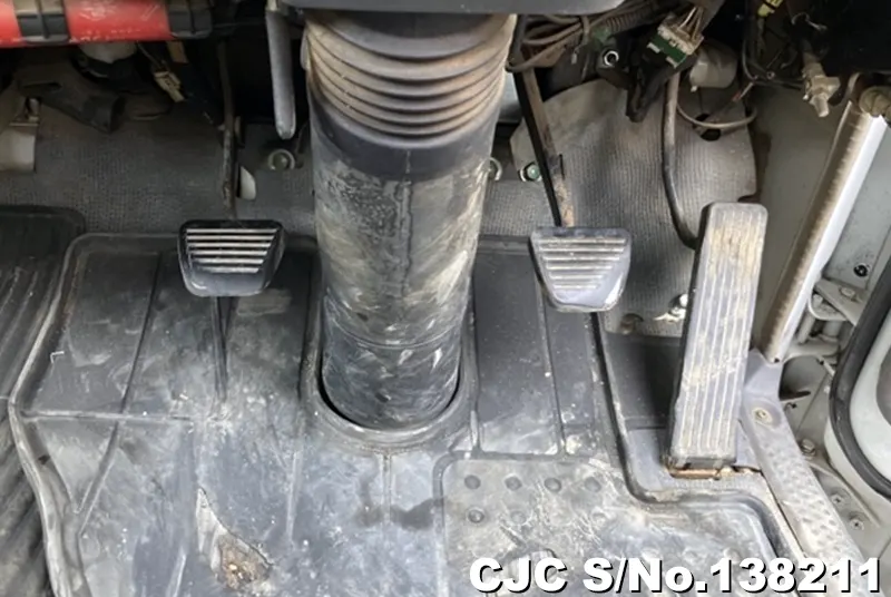 2008 Isuzu / Elf Stock No. 138211