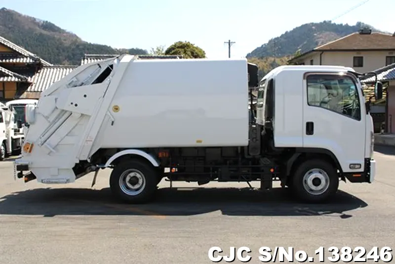 2017 Isuzu / Forward Stock No. 138246