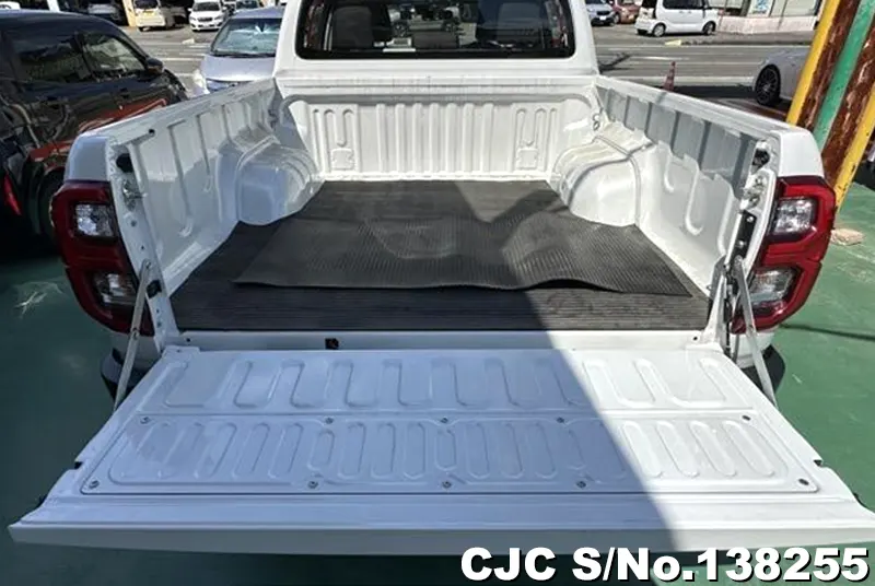2024 Toyota / Hilux Stock No. 138255