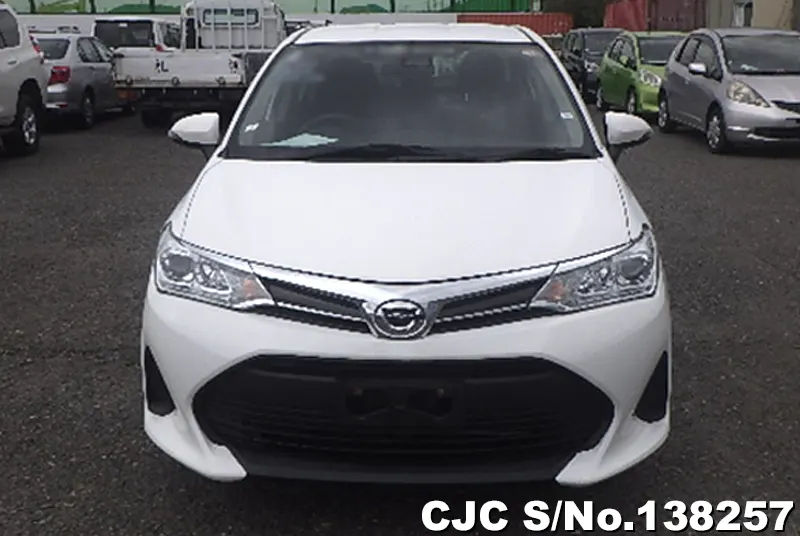 Toyota Corolla Axio in White for Sale Image 4