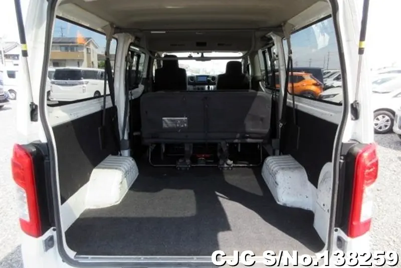 2020 Nissan / Caravan Stock No. 138259