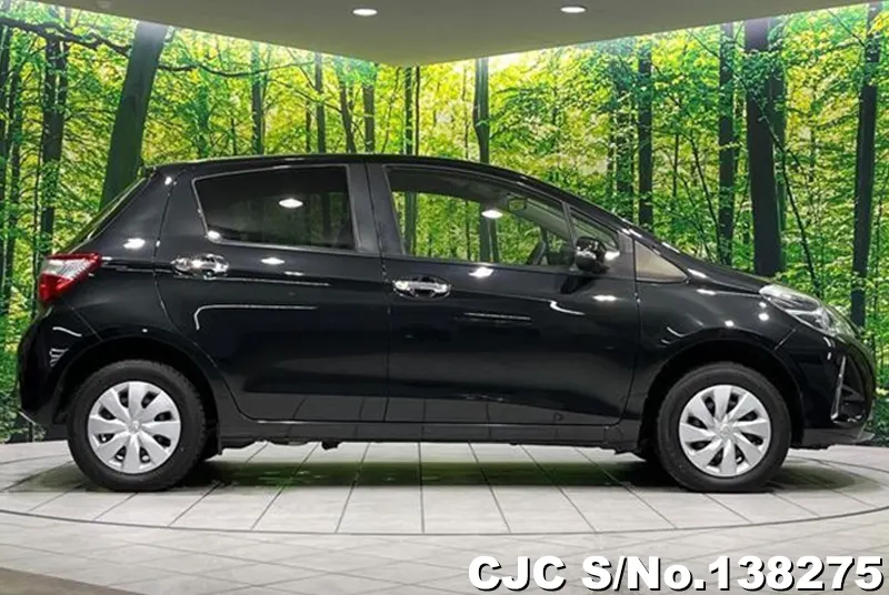 2019 Toyota / Vitz Stock No. 138275