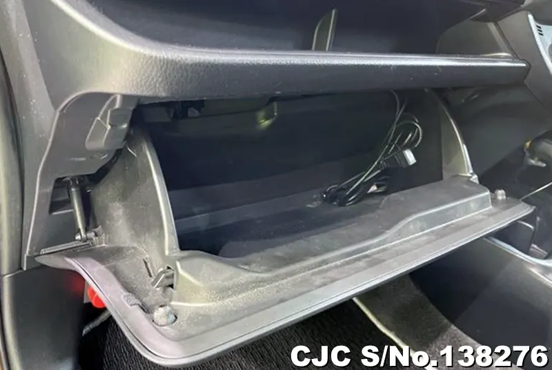 2019 Toyota / Vitz Stock No. 138276