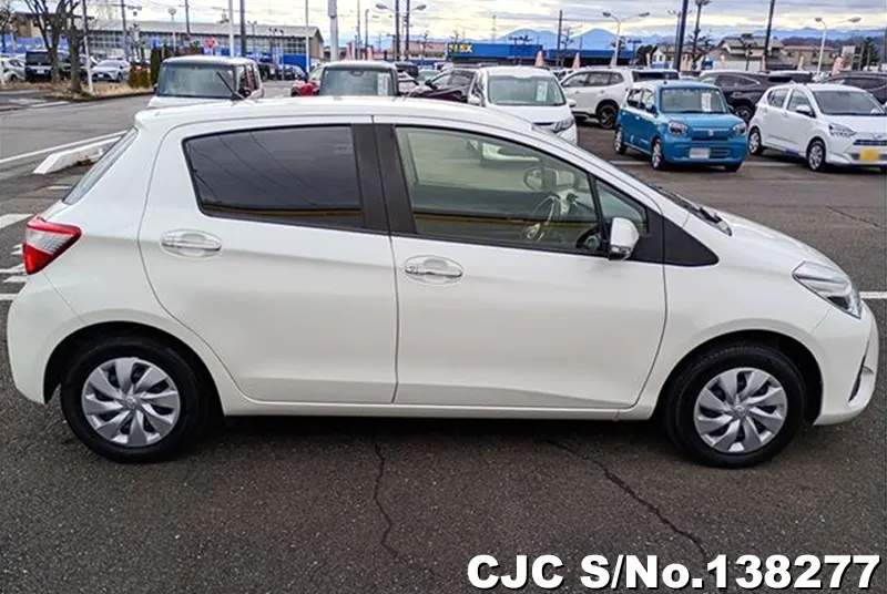 2019 Toyota / Vitz Stock No. 138277
