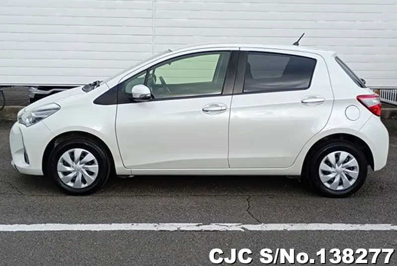 2019 Toyota / Vitz Stock No. 138277